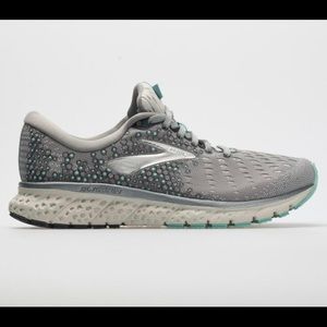 BROOKS RUNNING SHOE BRAND NEW